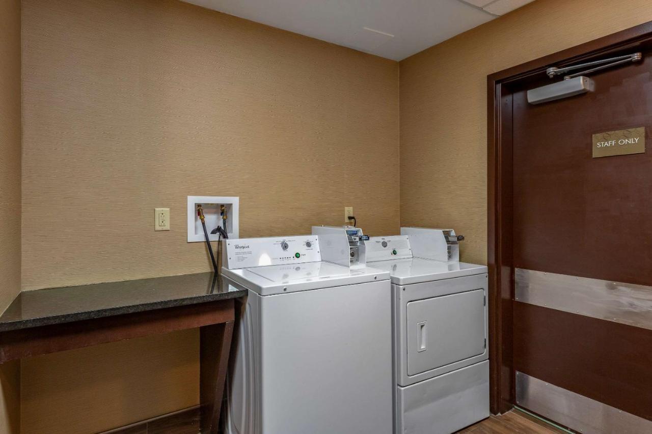 Comfort Suites Perrysburg - Toledo South Εξωτερικό φωτογραφία