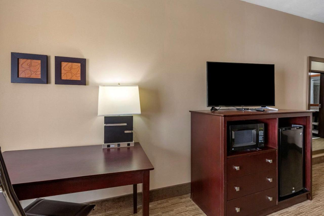 Comfort Suites Perrysburg - Toledo South Εξωτερικό φωτογραφία